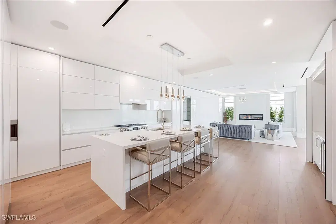 Picture of 1165 8Th St S 202, Naples, FL 34102