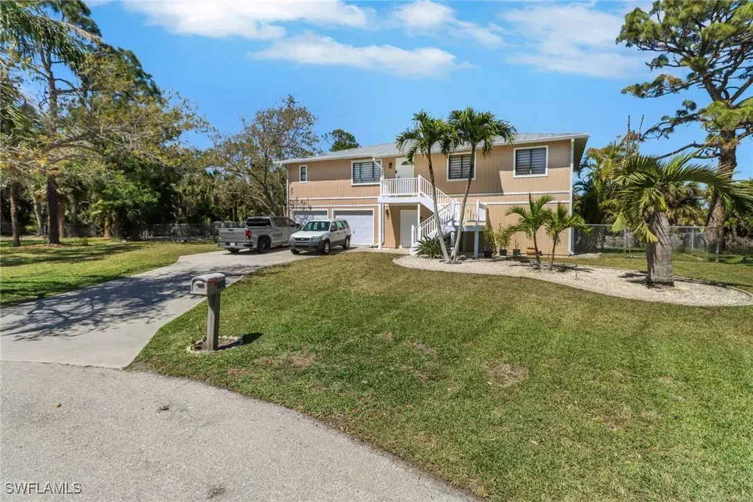Picture of 4764 Pembrooke Ln, Bonita Springs, FL 34134