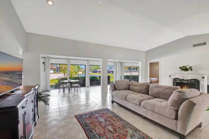 Picture of 10452 Greentrail Drive N, Boynton Beach FL 33436