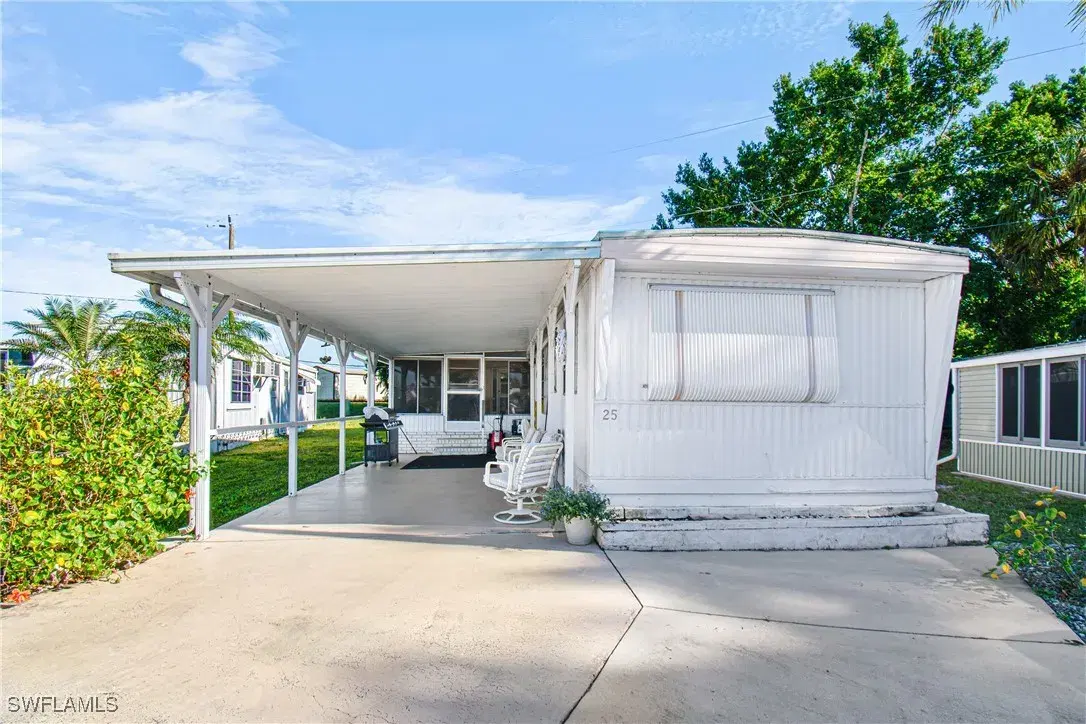 Picture of 5558 Palm Beach Blvd 25, Fort Myers, FL 33905