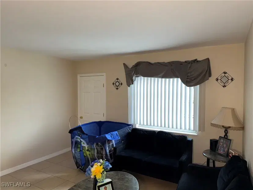 Picture of 2828 Jackson St C5, Fort Myers FL 33901