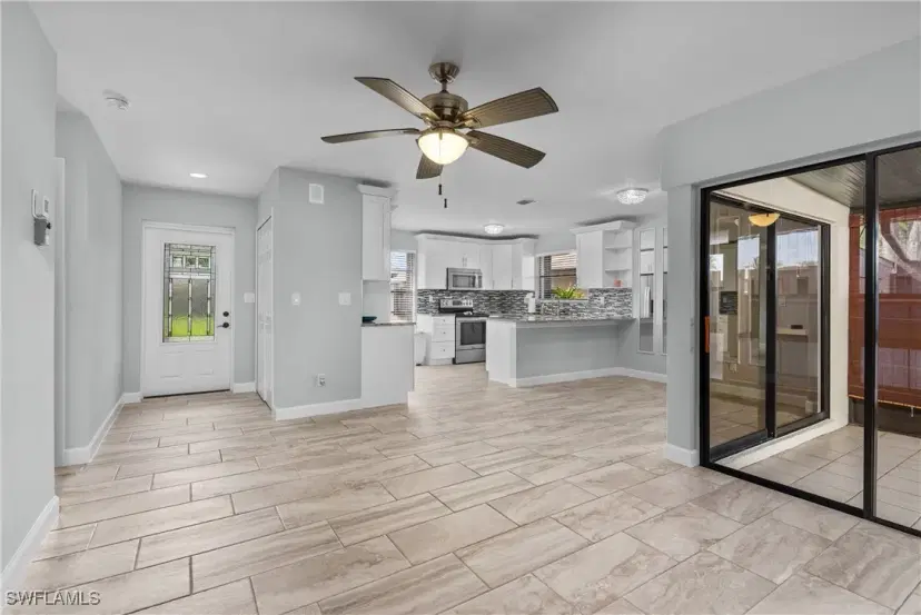 Picture of 627 SE 12Th Ave 127, Cape Coral FL 33990