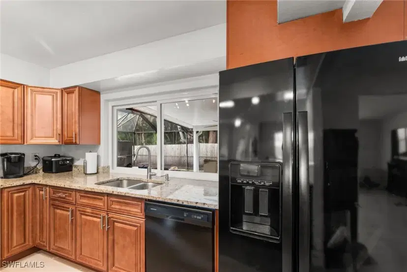Picture of 1020 Sumica Dr, Fort Myers FL 33919