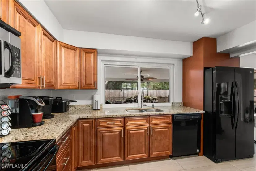 Picture of 1020 Sumica Dr, Fort Myers FL 33919