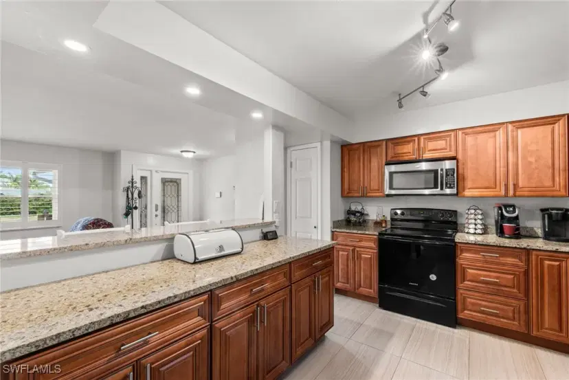 Picture of 1020 Sumica Dr, Fort Myers FL 33919