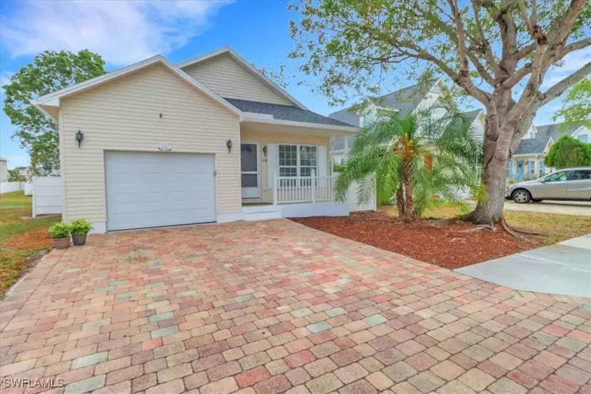 Picture of 238 Leawood Cir, Naples FL 34104