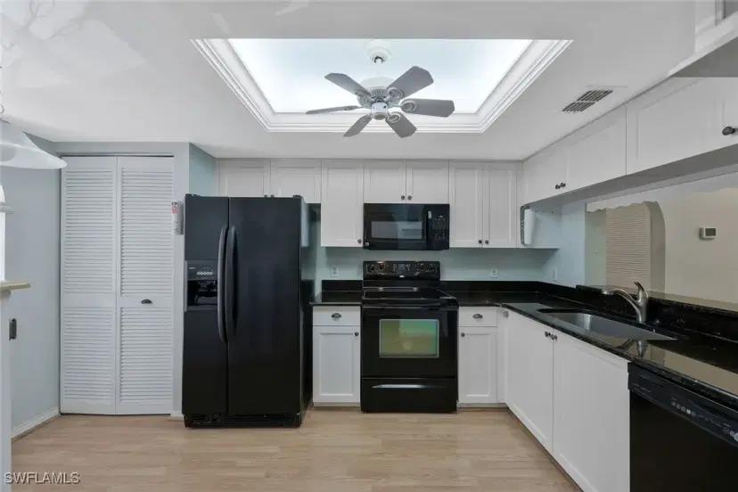 Picture of 529 Mardel Dr 311, Naples, FL 34104