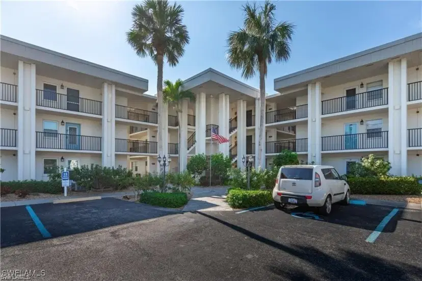 Picture of 1828 Pine Valley Dr 209, Fort Myers FL 33907