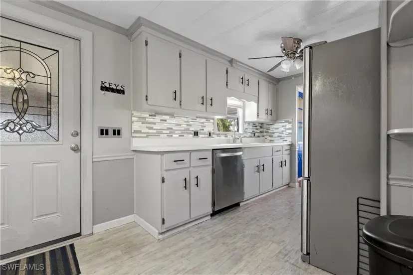 Picture of 797 Roses Ln, North Fort Myers FL 33917