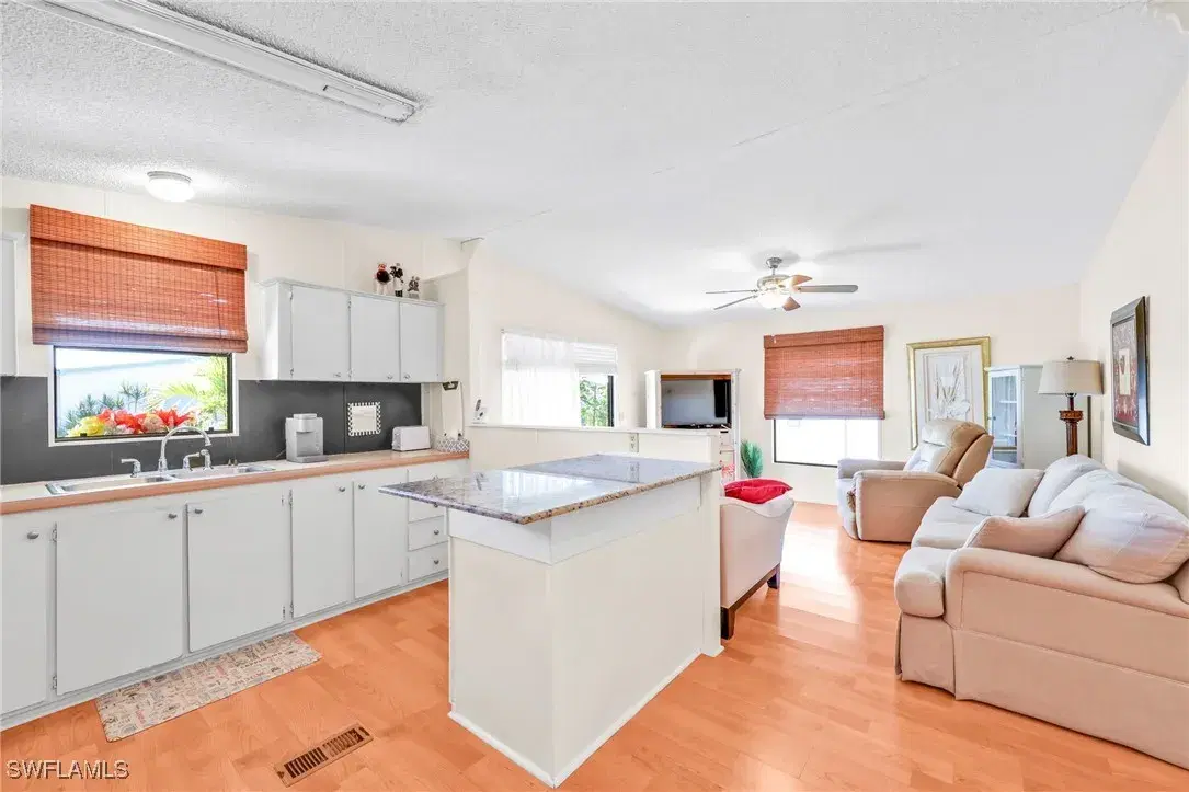 Picture of 41 Oceans Blvd 41, Naples, FL 34104