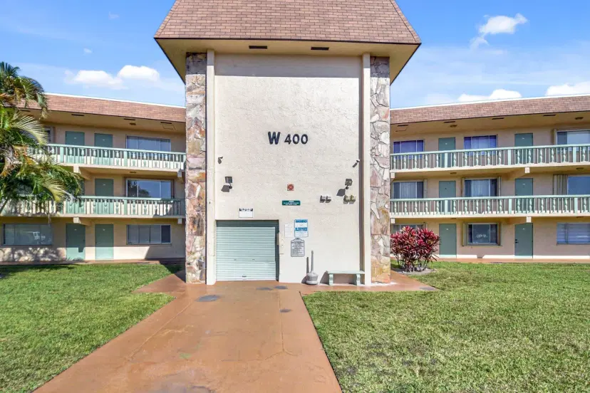 Picture of 400 Village Green Circle W 212, Palm Springs FL 33461
