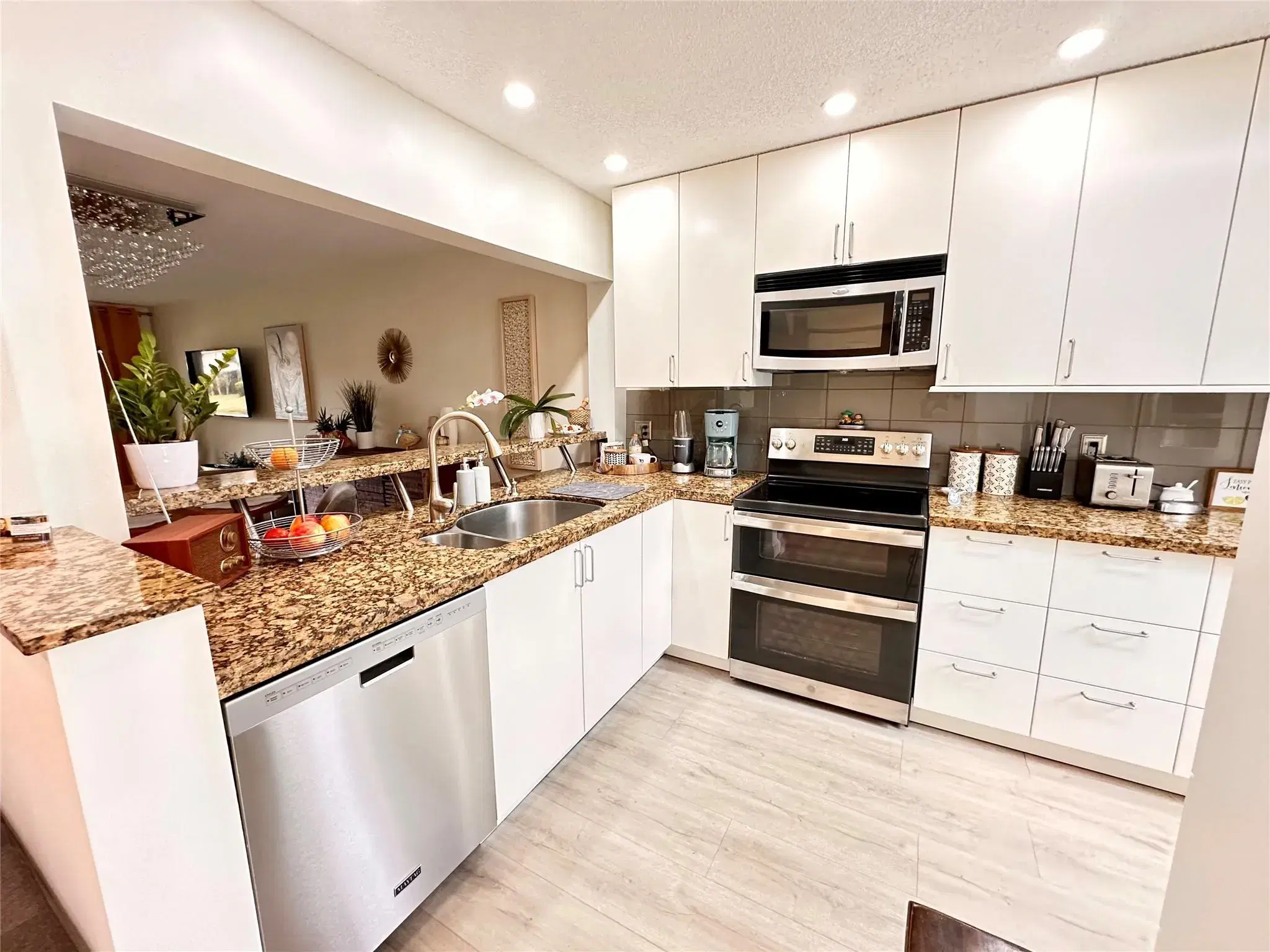 Picture of 4340 Carambola Cir N, Coconut Creek, FL 33066