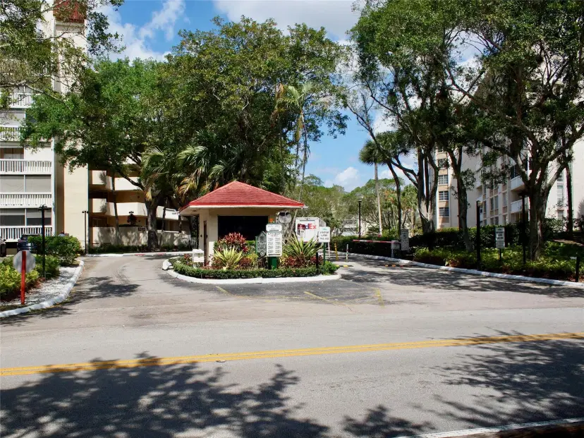 Picture of 7001 Environ Blvd 304, Lauderhill FL 33319