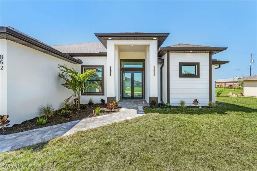 Picture of 852 NE 6Th Pl, Cape Coral FL 33909