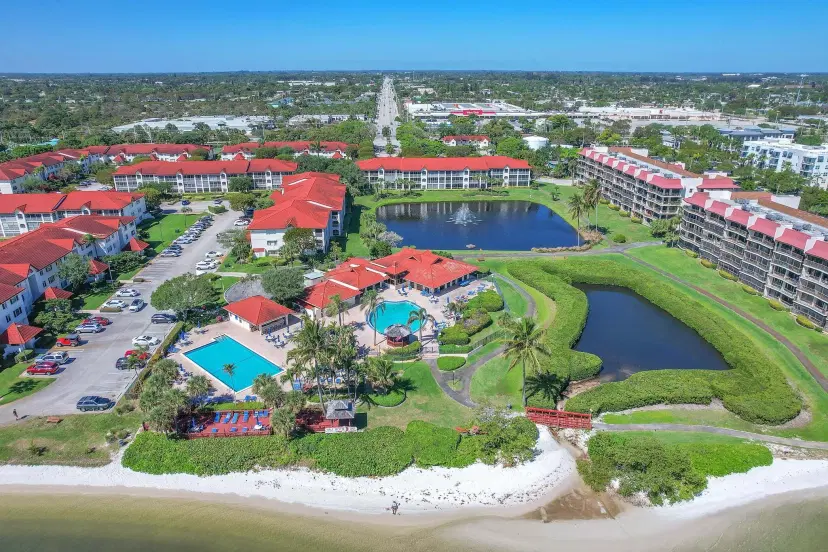 Picture of 107 Half Moon Cir E2, Hypoluxo FL 33462