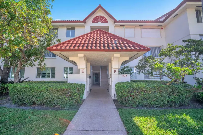 Picture of 107 Half Moon Cir E2, Hypoluxo FL 33462