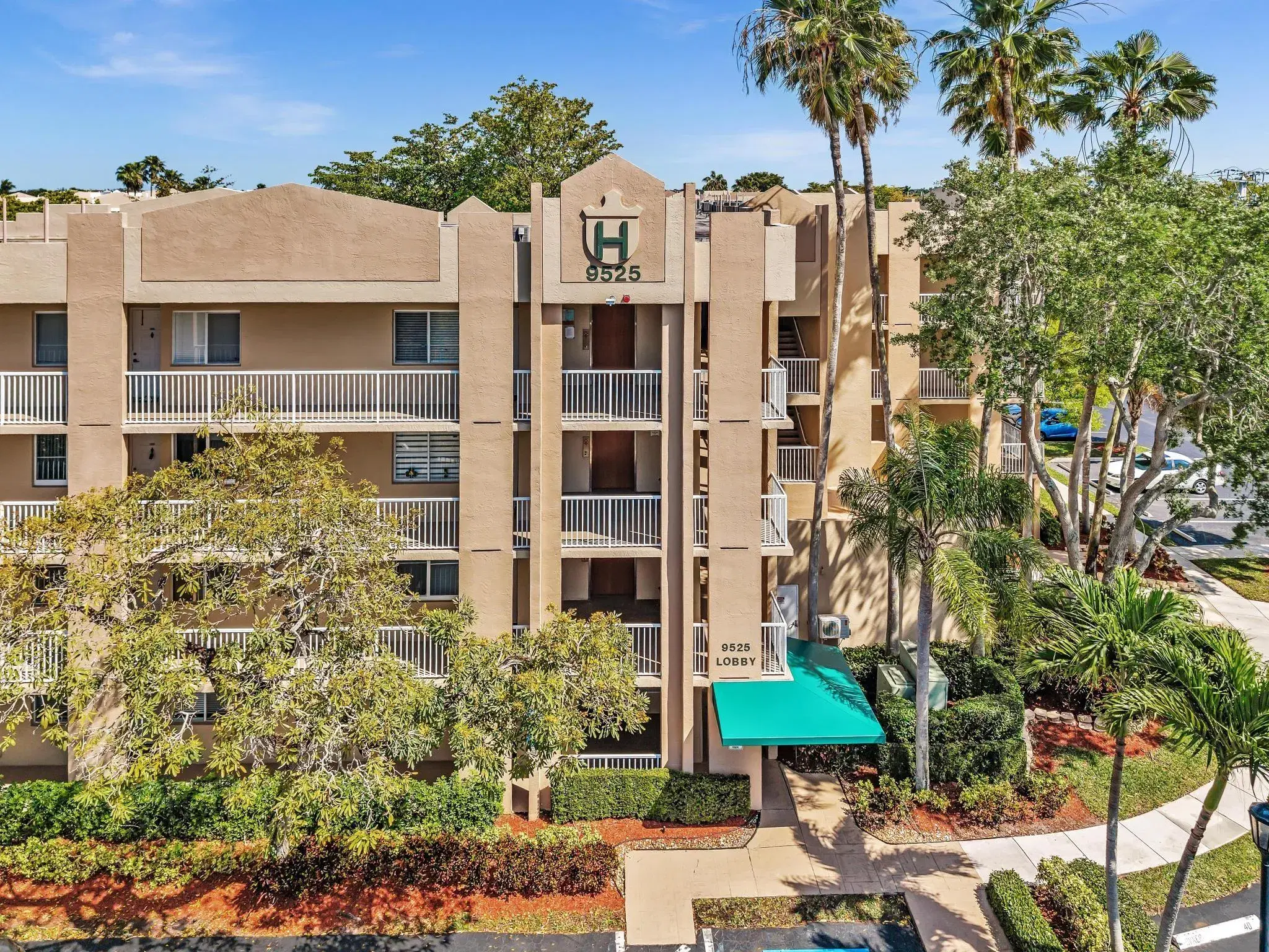 Picture of 9525 Weldon Cir H313, Tamarac, FL 33321