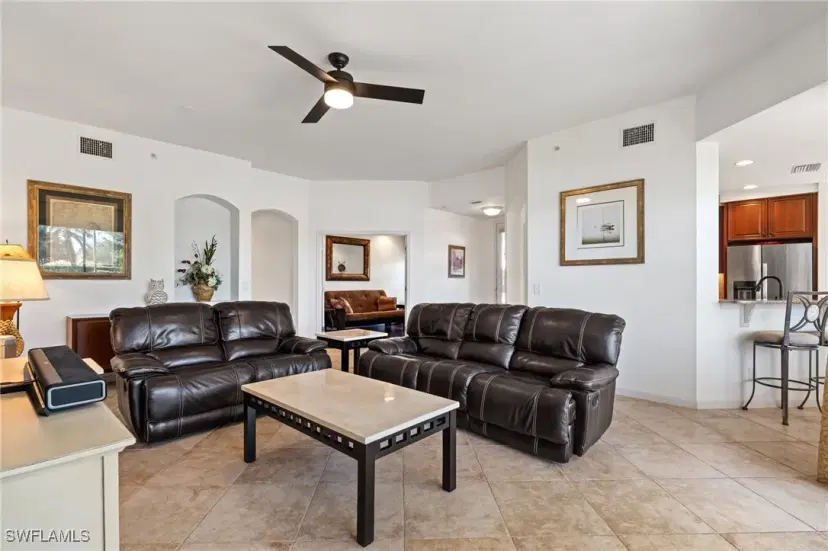 Picture of 12971 Pennington Pl 101, Fort Myers FL 33913