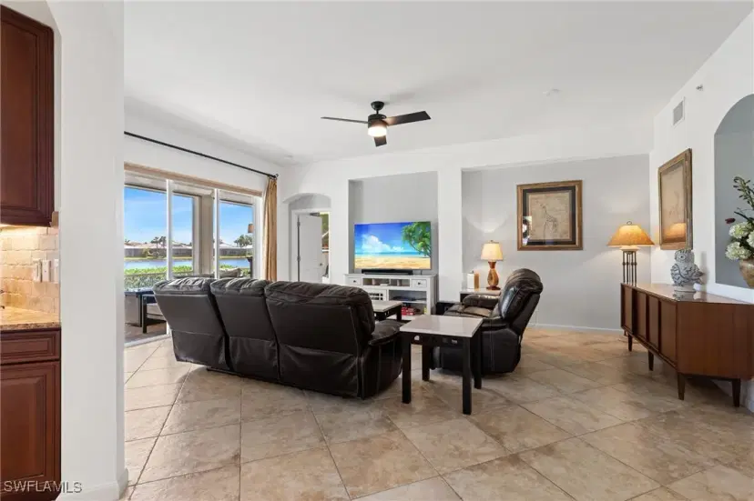 Picture of 12971 Pennington Pl 101, Fort Myers FL 33913