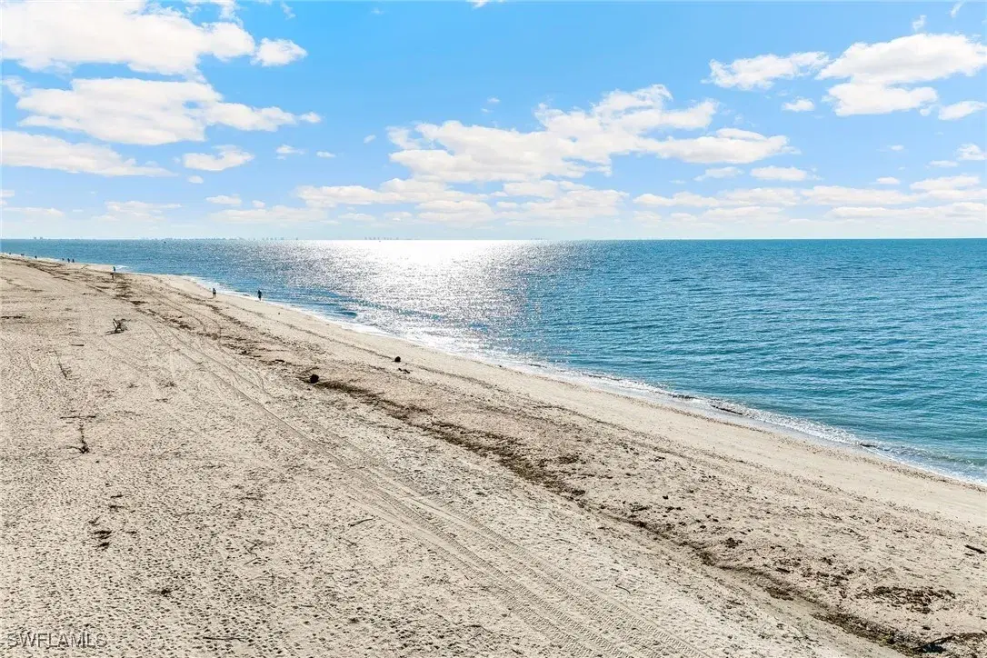 Picture of 2265 W Gulf Dr 310C, Sanibel, FL 33957