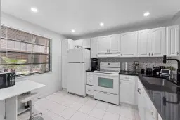 Picture of 1101 Colony Point Circle 118, Pembroke Pines, FL 33026