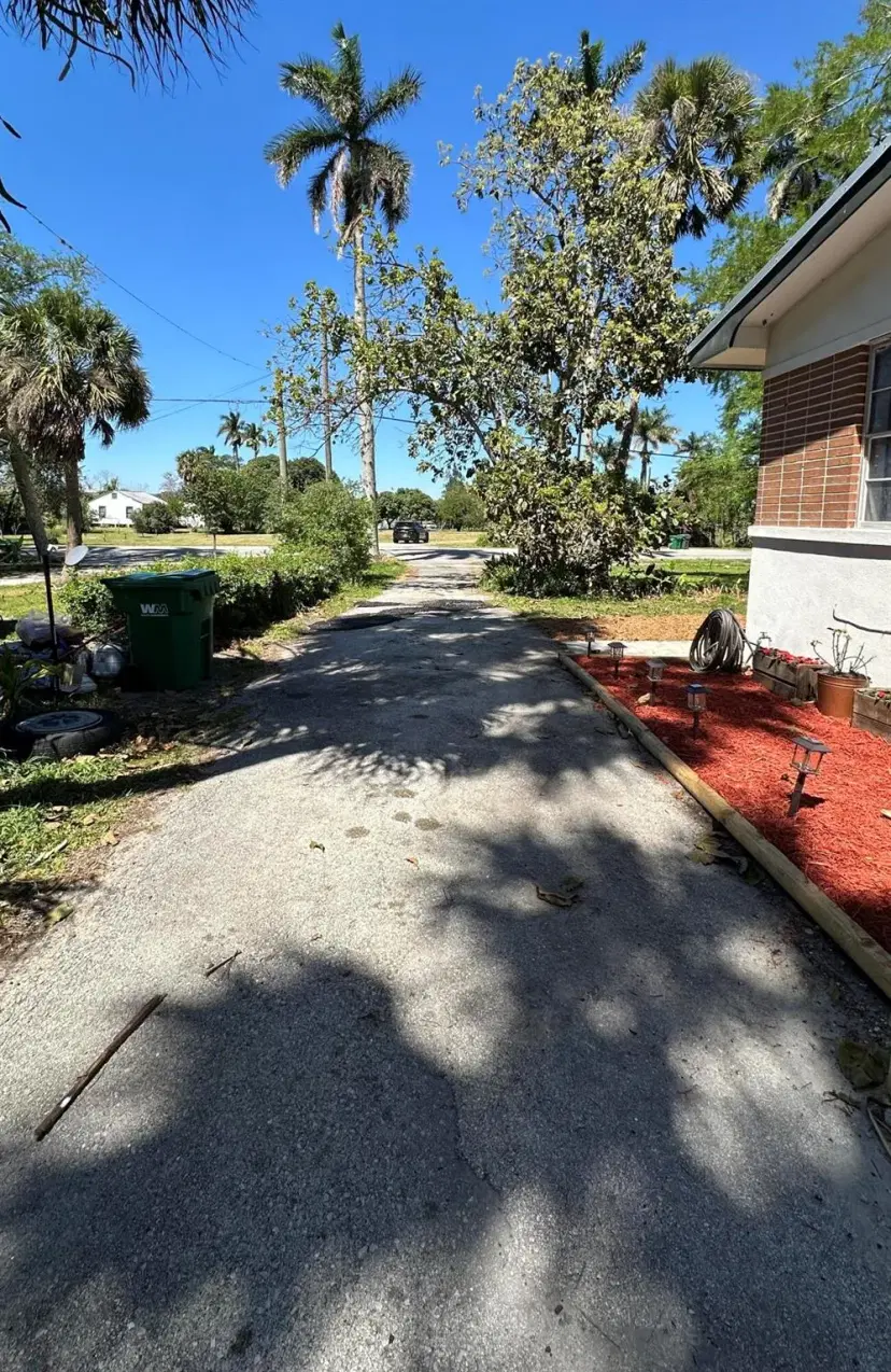 Picture of 2076 E Main Street, Pahokee FL 33476