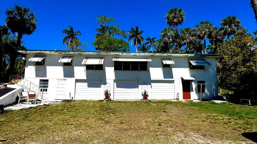 Picture of 2076 E Main Street, Pahokee FL 33476