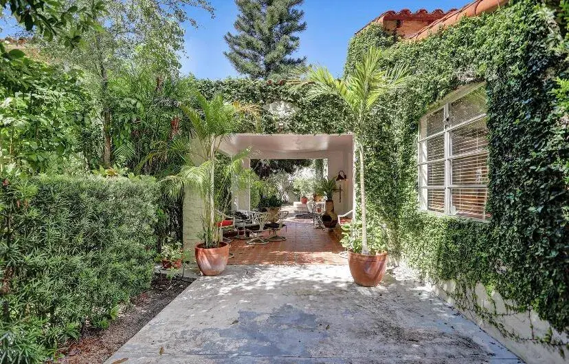 Picture of 1107 Alhambra Circle, Coral Gables FL 33134