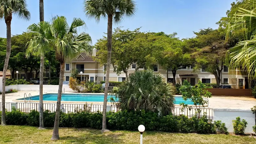 Picture of 2710 Riverside Dr 202, Coral Springs FL 33065