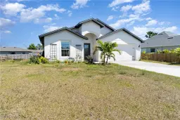 Picture of 165 Blackstone Dr, Fort Myers, FL 33913