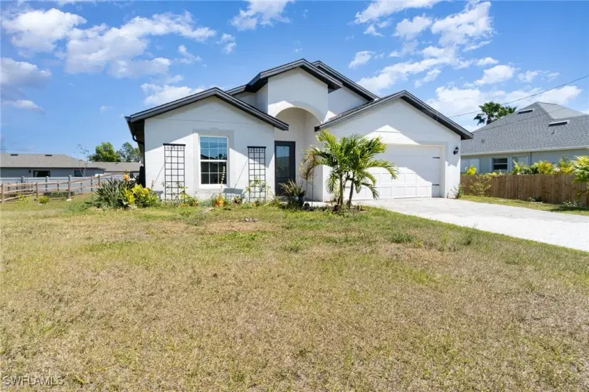 Picture of 165 Blackstone Dr, Fort Myers FL 33913