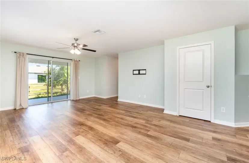 Picture of 165 Blackstone Dr, Fort Myers FL 33913