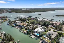 Picture of 989 Admiralty Parade E E, Naples, FL 34102