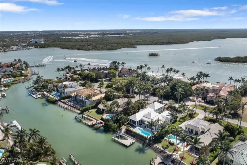 Picture of 989 Admiralty Parade E E, Naples FL 34102