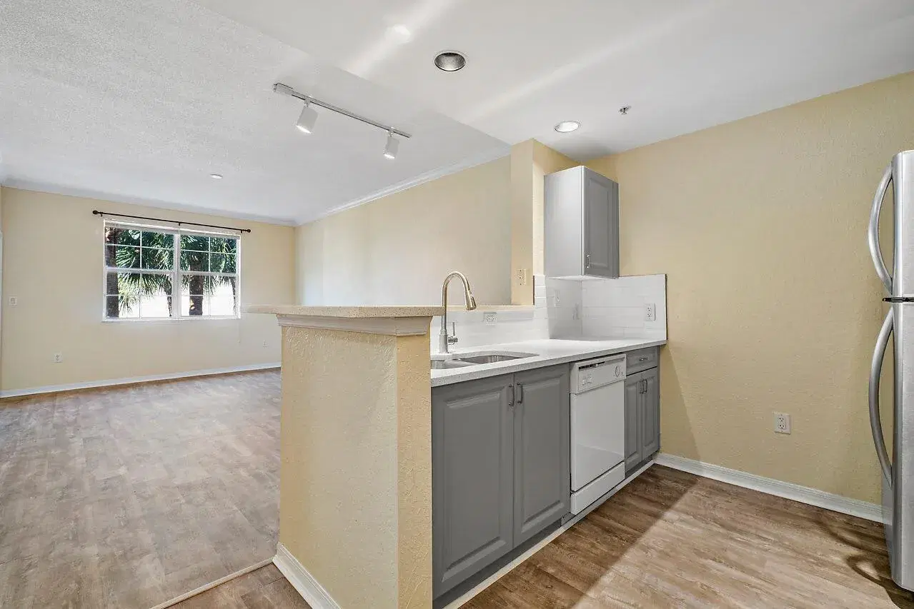 Picture of 1805 N Flagler Drive 205, West Palm Beach, FL 33407