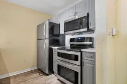 Picture of 1805 N Flagler Drive 205, West Palm Beach, FL 33407