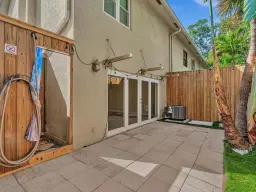 Picture of 499 SE 13Th St 8E, Fort Lauderdale, FL 33316