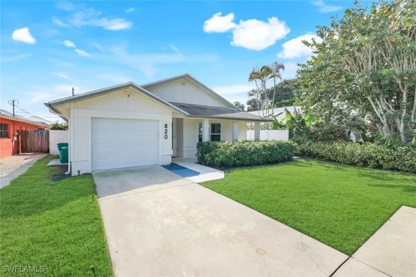 Picture of 820 102Nd Ave N, Naples FL 34108