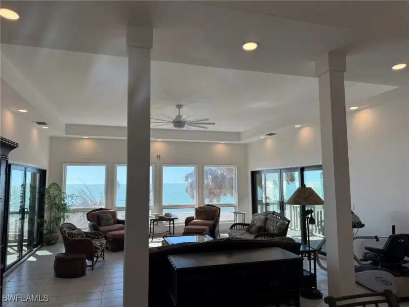 Picture of 484 Gulf Bend Dr, Captiva FL 33924