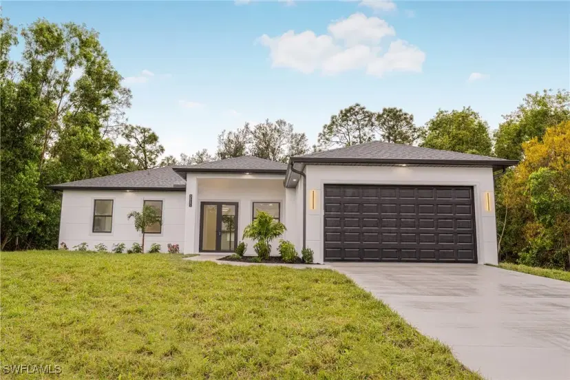 Picture of 824 Grenada Ave, Lehigh Acres FL 33974