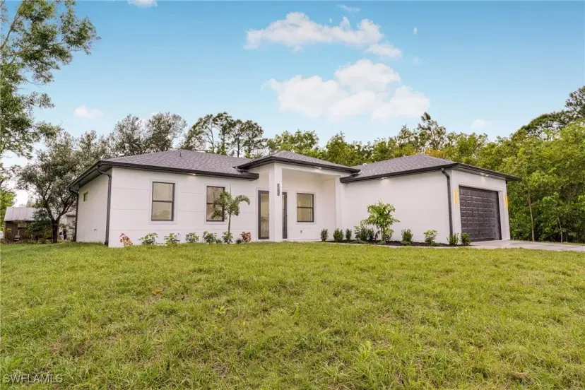 Picture of 824 Grenada Ave, Lehigh Acres FL 33974