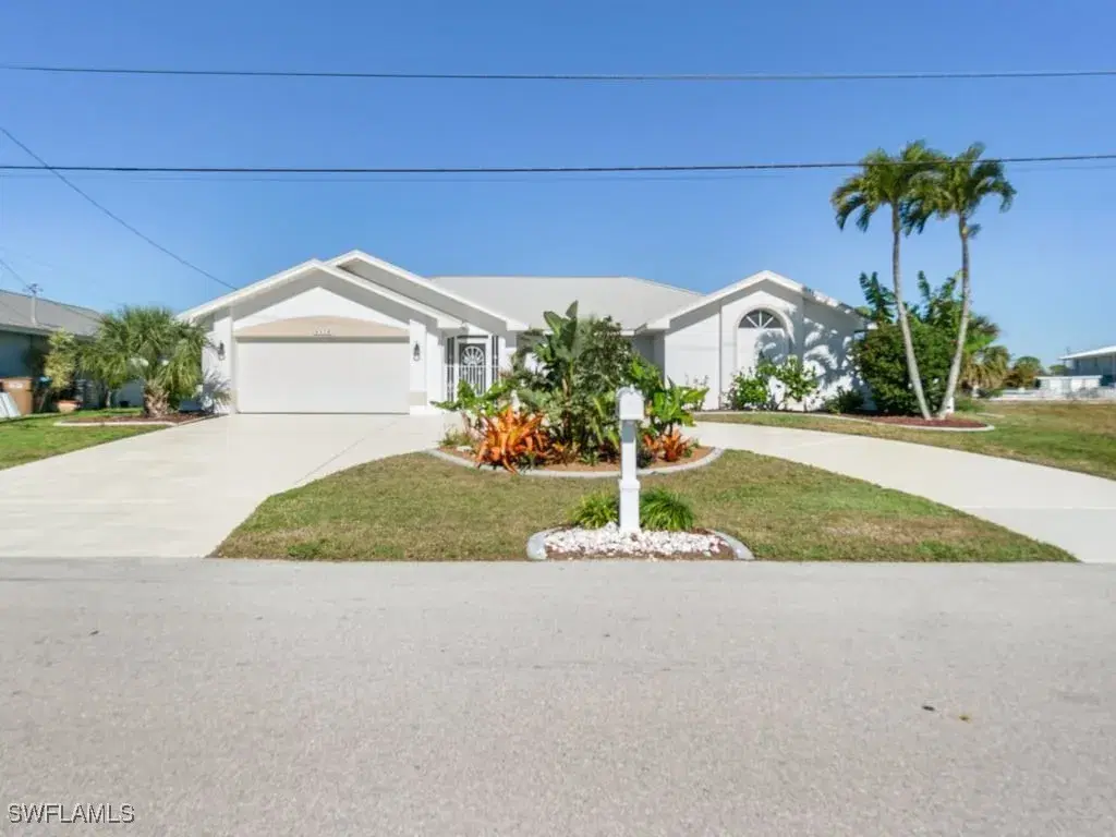 Picture of 4538 SE 6Th Ct, Cape Coral, FL 33904