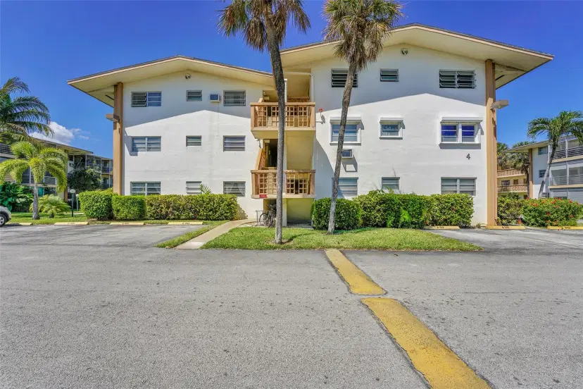 Picture of 17090 NE 14Th Ave 103, North Miami Beach FL 33162