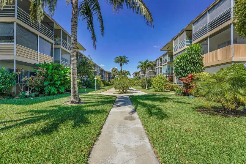Picture of 17090 NE 14Th Ave 103, North Miami Beach FL 33162