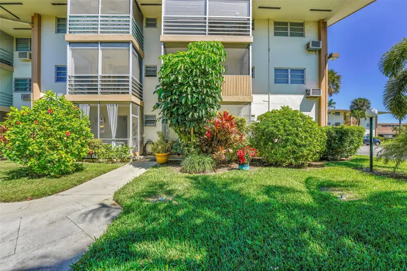Picture of 17090 NE 14Th Ave 103, North Miami Beach FL 33162