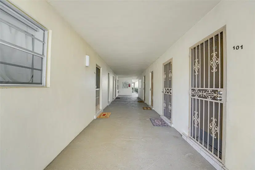 Picture of 17090 NE 14Th Ave 103, North Miami Beach FL 33162
