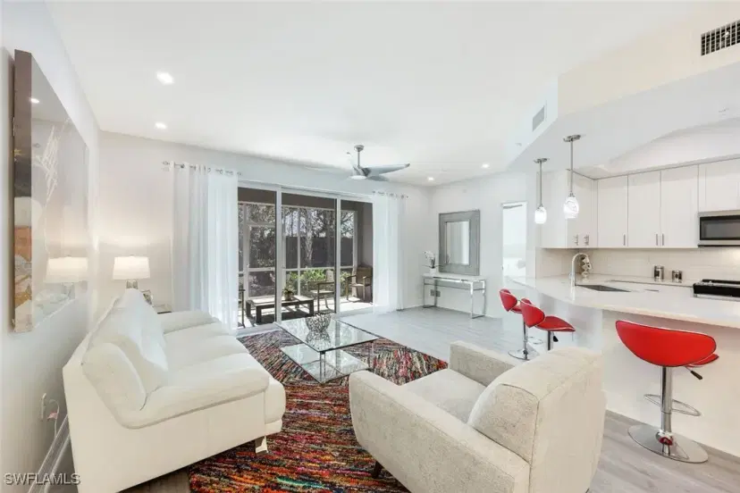 Picture of 262 Indies Dr E 102, Naples FL 34114