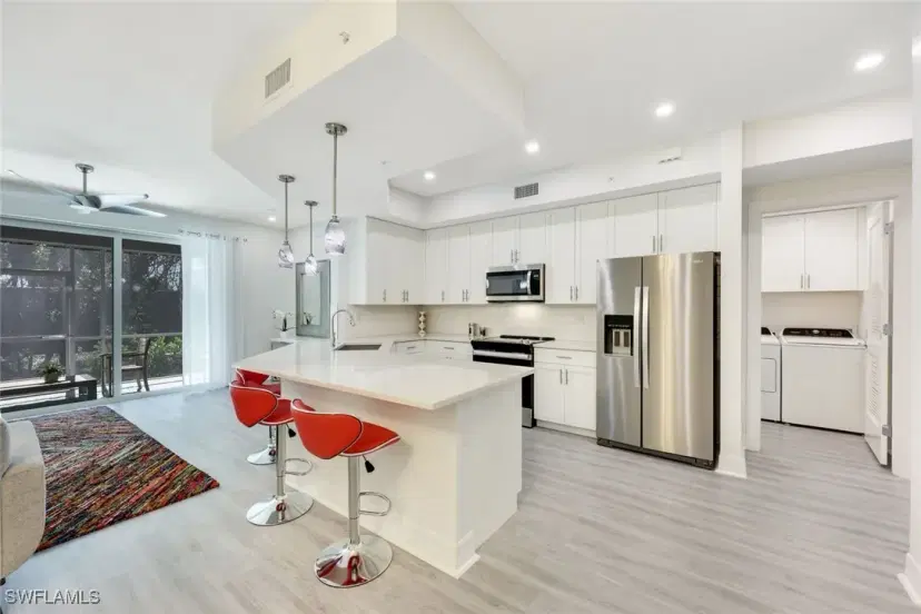Picture of 262 Indies Dr E 102, Naples FL 34114