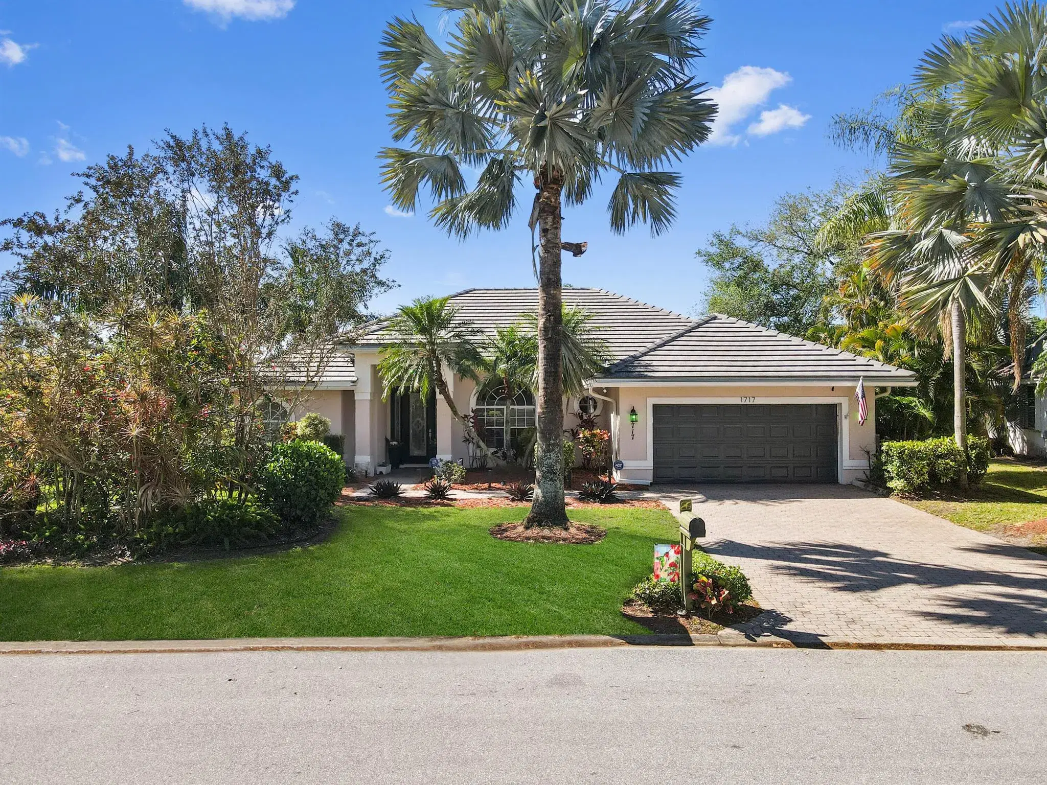 Picture of 1717 SW Mockingbird Drive, Port St Lucie, FL 34986
