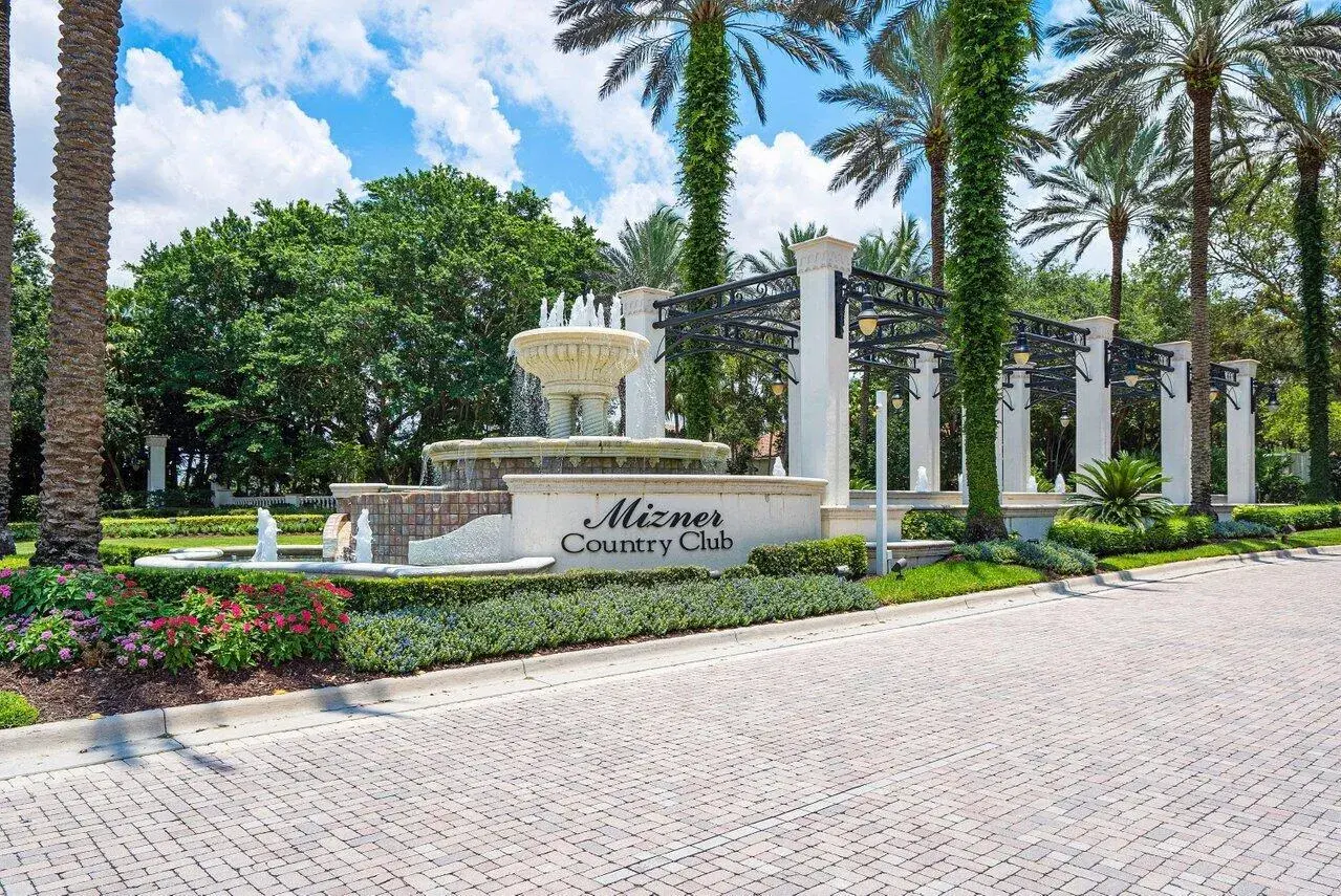 Picture of 8072 Laurel Ridge Court, Delray Beach, FL 33446